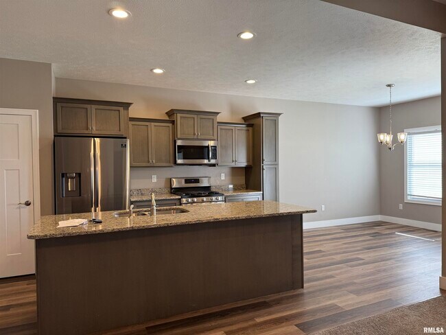 Building Photo - 4511 Castle Pines Dr