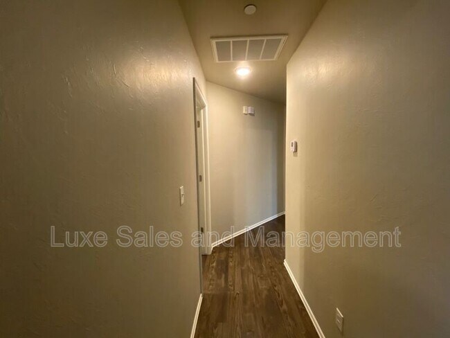 Building Photo - 749 SW 14th St