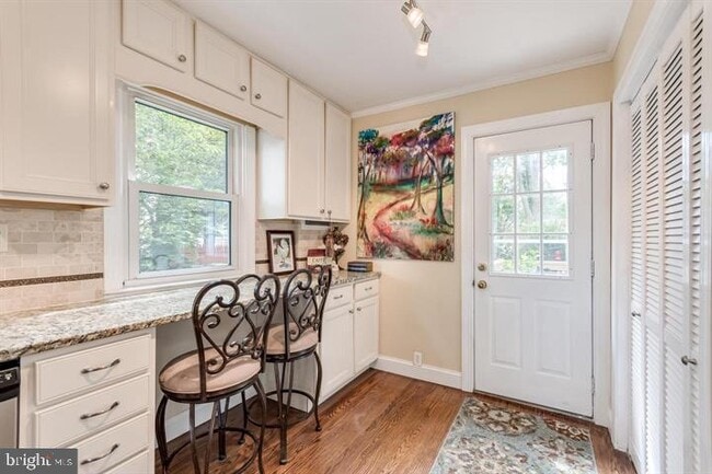 Building Photo - 523 Wayne Ave