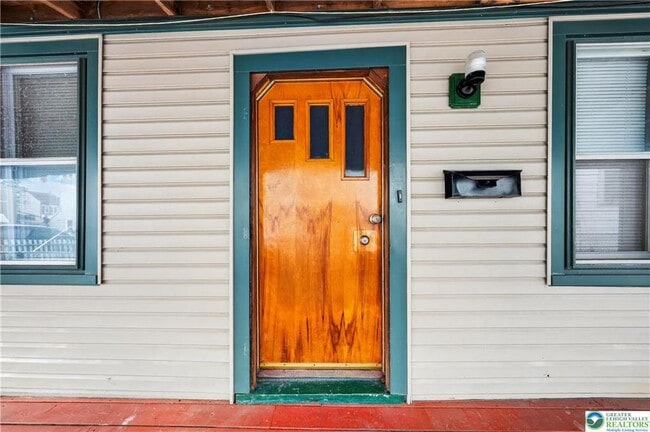Building Photo - 521 N Lumber St