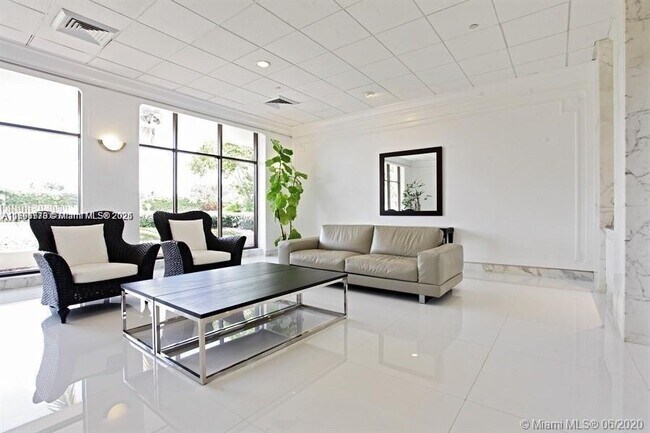 Building Photo - 5700 Collins Ave