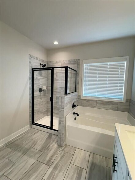 Building Photo - 4695 Cypress Pk Dr