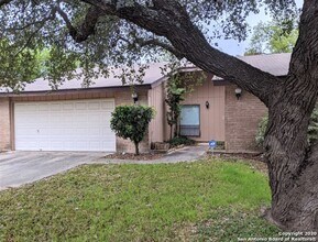 Building Photo - **Single-Story Home on Large Lot in Olympia subdivision**