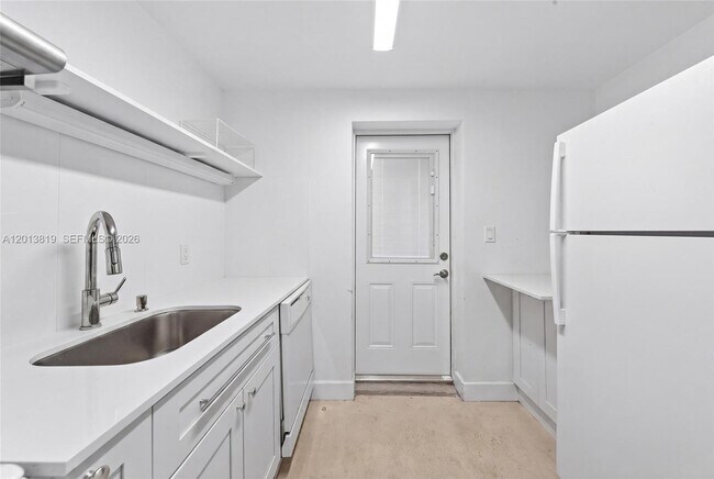 Building Photo - 1520 SW 11th Terrace