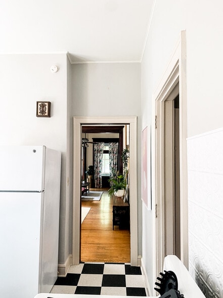 Building Photo - 2419 1st Ave S