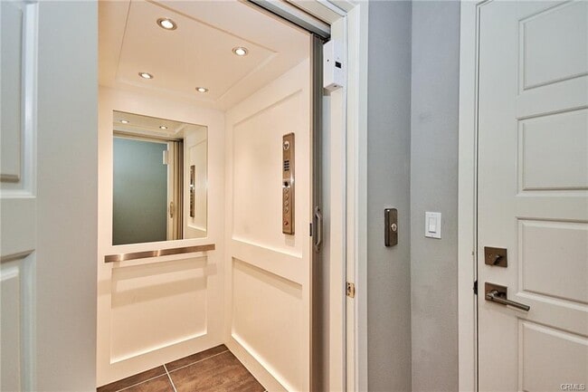 Building Photo - 133 Bosque