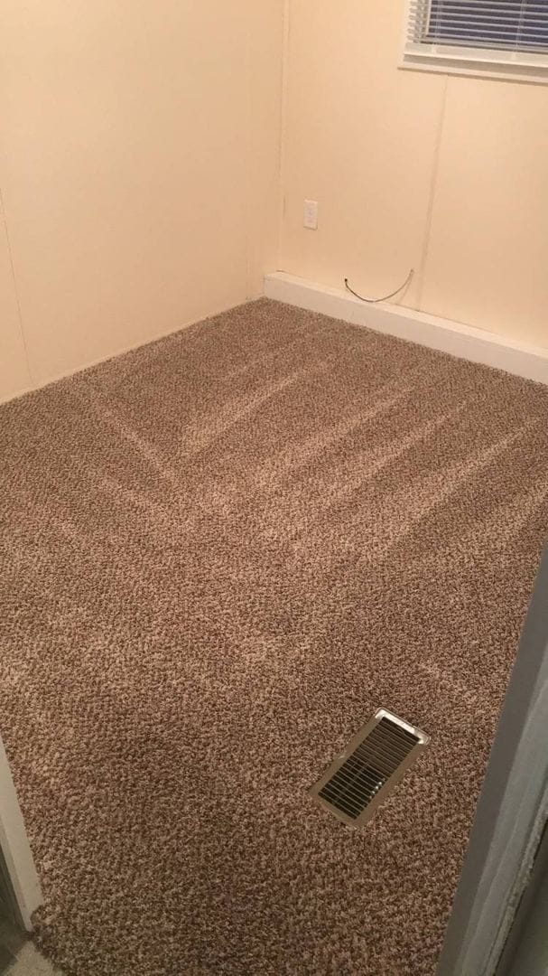 Building Photo - Updated 3 bedroom 1 bath mobile home with open floor plan