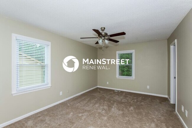 Building Photo - 3 Bedroom Pet-Friendly Home in Charlotte, NC with Main Street Renewal