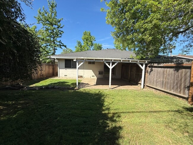 Building Photo - 4694001/85