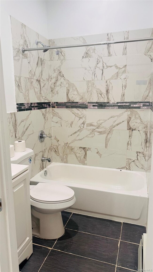 Building Photo - 348 Eldert Ln