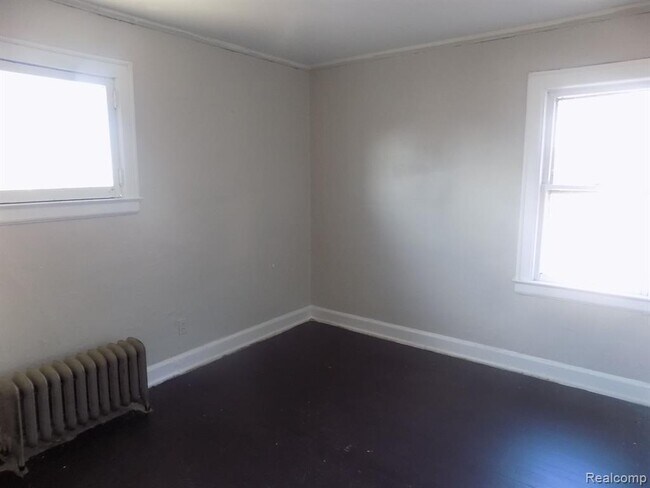 Building Photo - 14137 Mansfield St