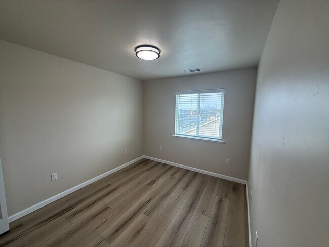 Building Photo - 1652 Ascent Pl
