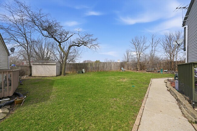 Building Photo - 238 Algonquin Ct