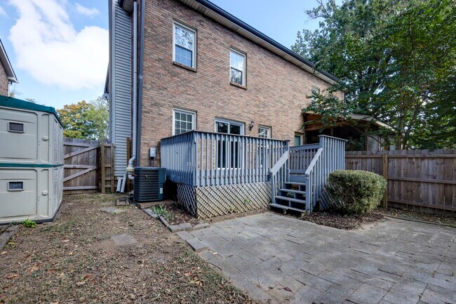 Building Photo - 1135 Clifton Ln
