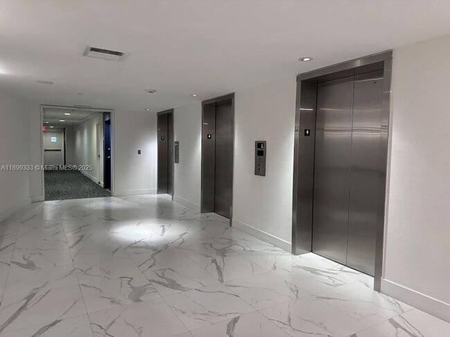 Building Photo - 1000 West Ave