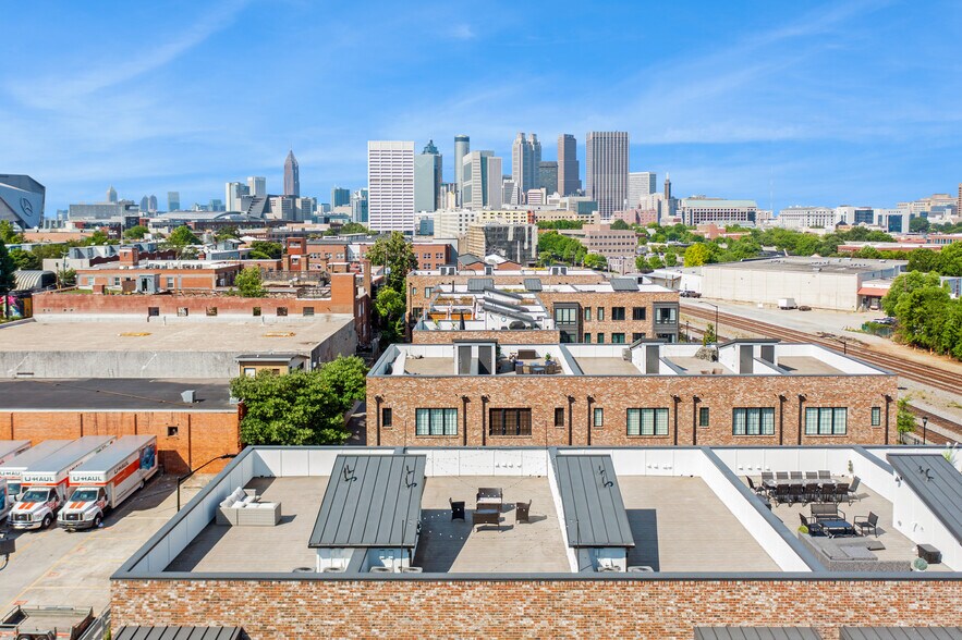 Building Photo - 265 Castleberry Station Dr SW
