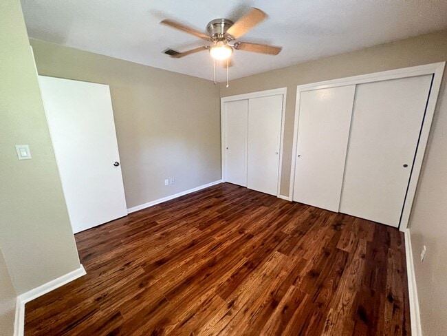 Building Photo - Pet Friendly 3BR/2BA NW Gainesville Home - Available mid-July!