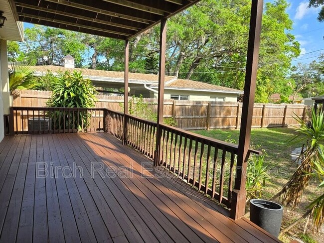 Building Photo - 733 Scotland St