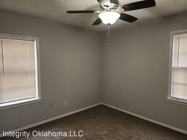 Building Photo - 2 br, 1 bath House - 547 E Indian Drive