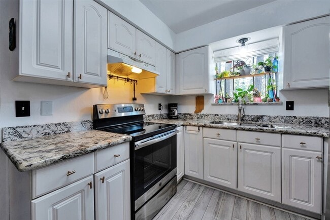 Building Photo - 116 W White Willow Cir
