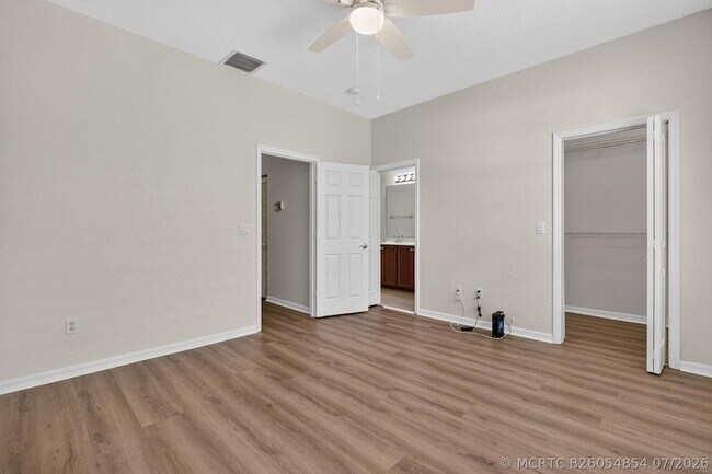 Building Photo - 158 W Thatch Palm Cir