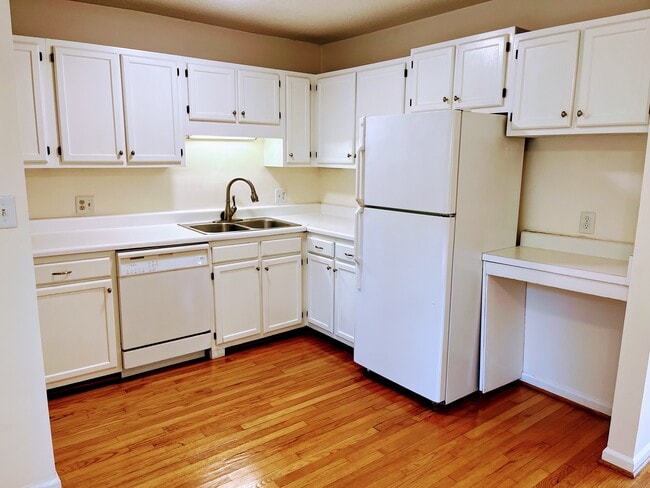 Building Photo - 6828 Ray Rd