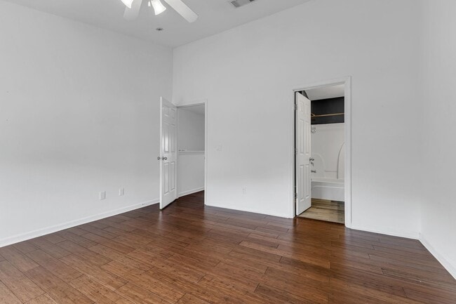 Building Photo - Townhome close to Brentwood and Antioch -A...