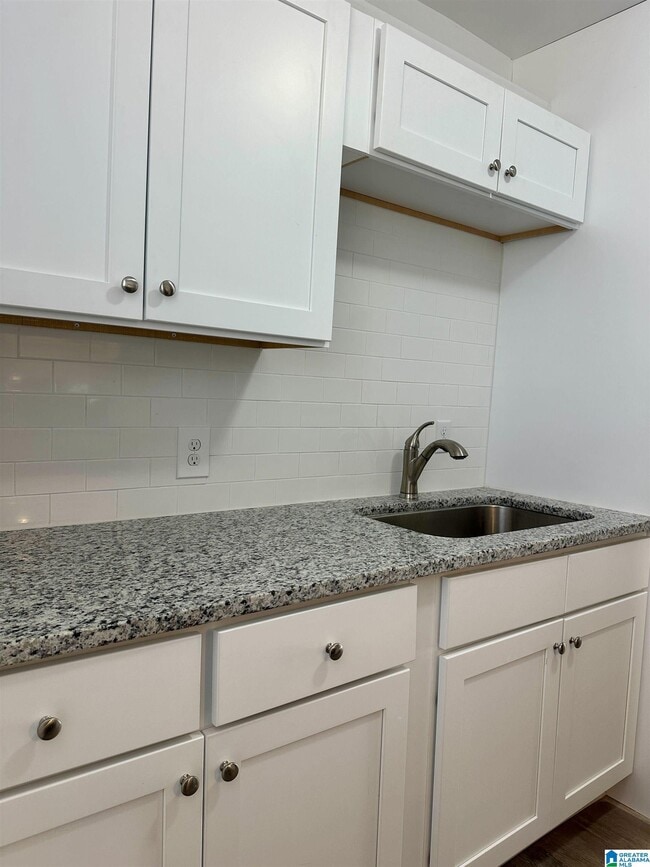 Building Photo - 1911 19th Ct N