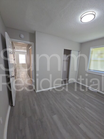Building Photo - 5707 E 40th St