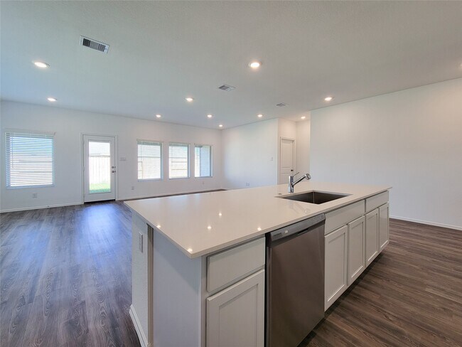 Building Photo - 26622 Castiel Dr