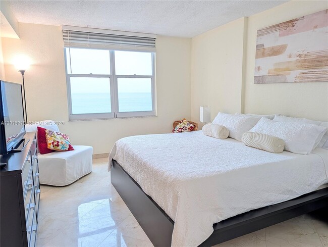 Building Photo - 2501 S Ocean Dr