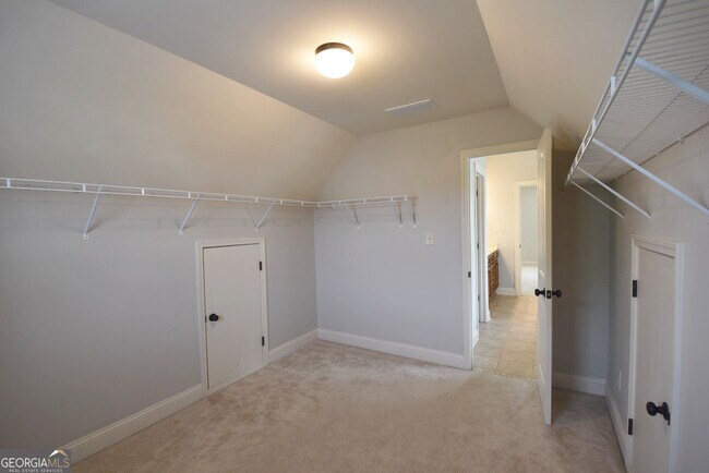 Building Photo - 606 Blackburn Ln