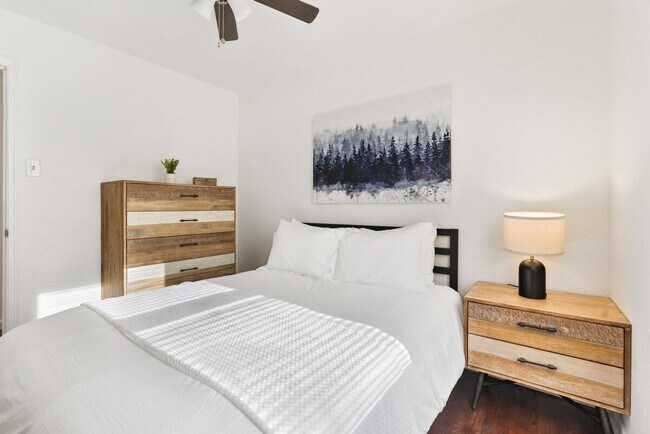 Building Photo - 2104 Foggy Bottom Dr