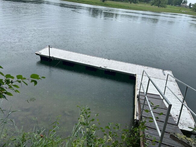 Building Photo - Amazing Home on the River with Greenhouse,...