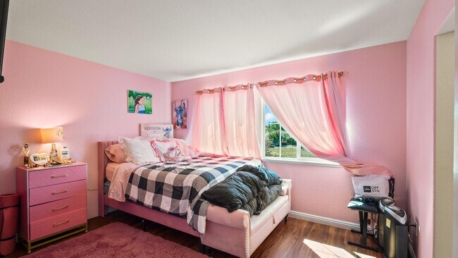 Building Photo - 2862 Pearblossom Dr