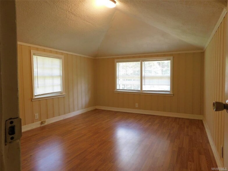 Building Photo - 3547 N Wareingwood Dr