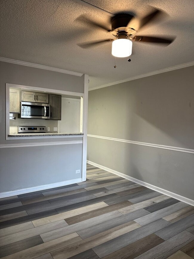 Building Photo - Evian Tower Condominium: 1BD/1BA and comes with assigned parking space. AVAILABLE NOW 2/1/24