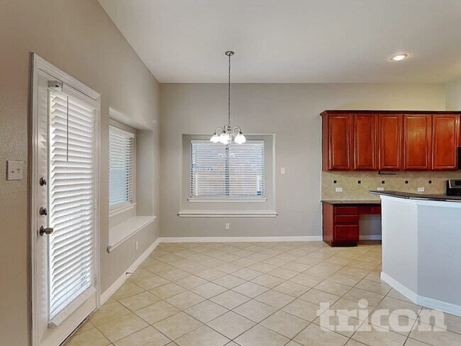 Building Photo - 2712 Columbus