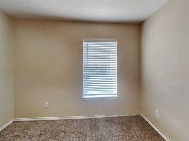 Building Photo - 2718 Eros Ln