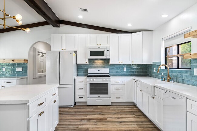 Building Photo - 79990 Camelback Dr