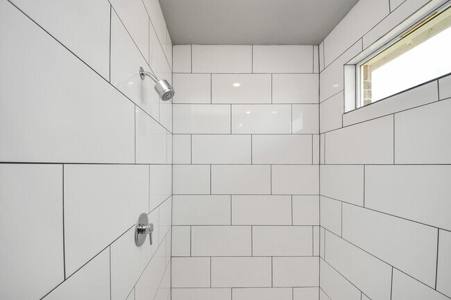 Building Photo - 10518 Moon Vly Ln