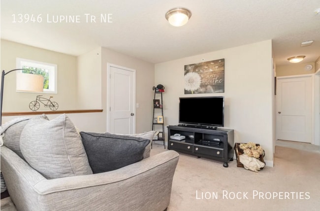 Building Photo - 13946 Lupine Trail NE