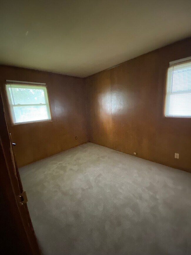 Building Photo - 3 Bedroom Ranch in Eastmoor