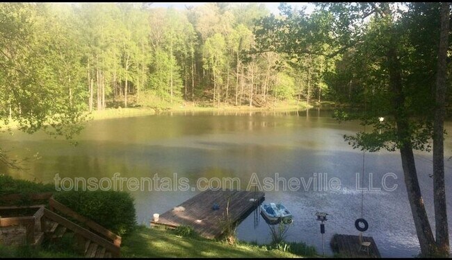 Building Photo - 4 Coma Lk Ln