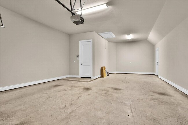 Building Photo - 17339 Camillia Trails