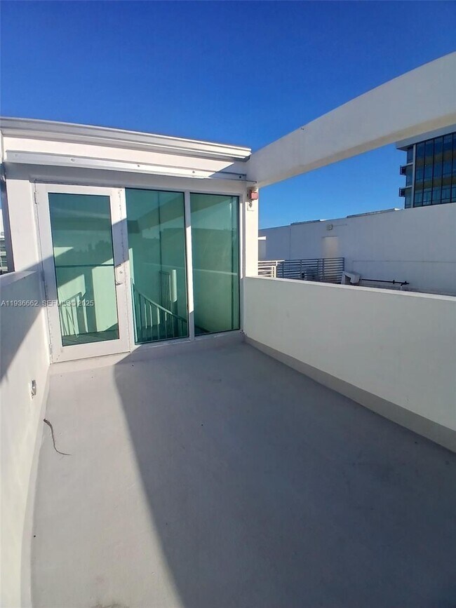 Building Photo - 1700 Meridian Ave