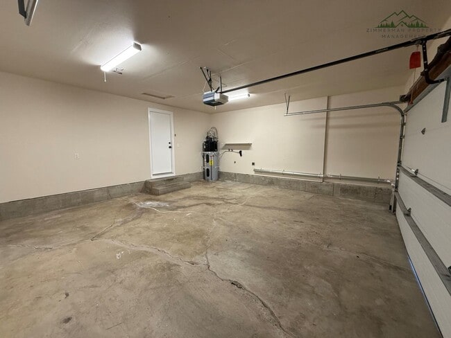 Building Photo - Updated Churchill 3 bedroom 2 bathroom Home