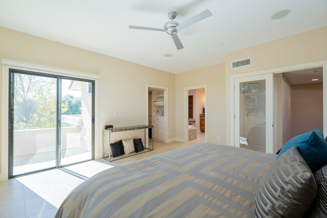 Building Photo - PRIVATE POOL - 2 BEDROOMS PLUS DEN