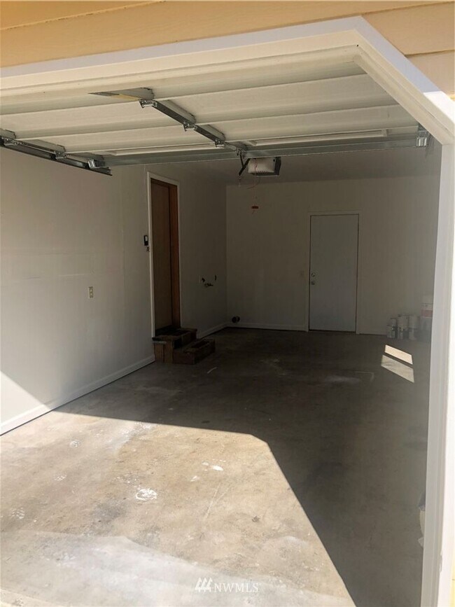 Building Photo - Charming 3 Bedroom Home in Great Tenino Lo...