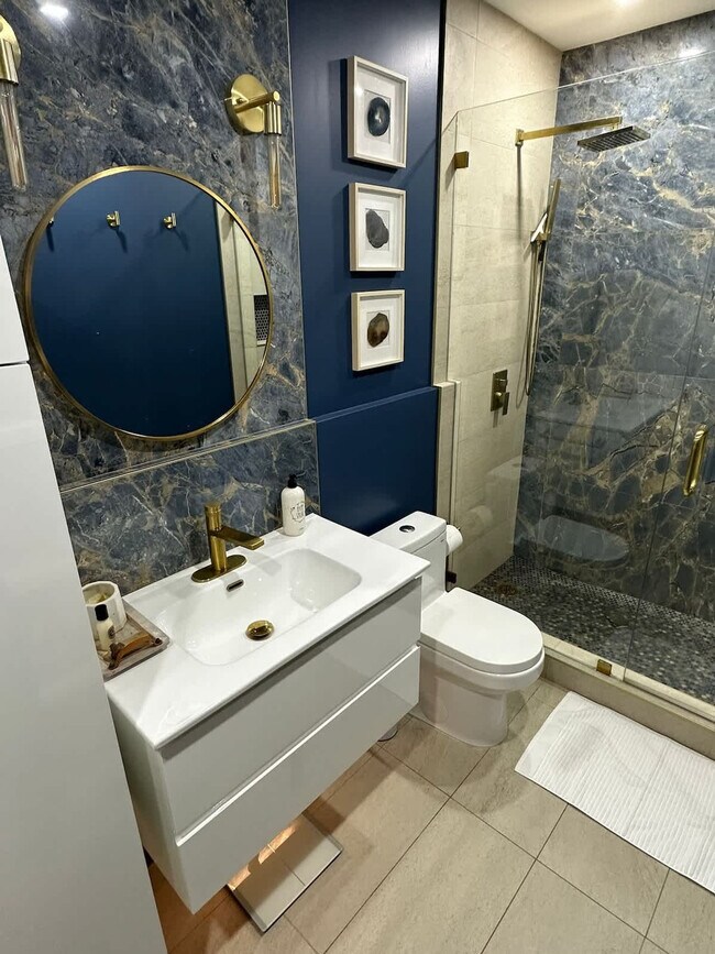 Building Photo - 1423 Holly Heights Dr